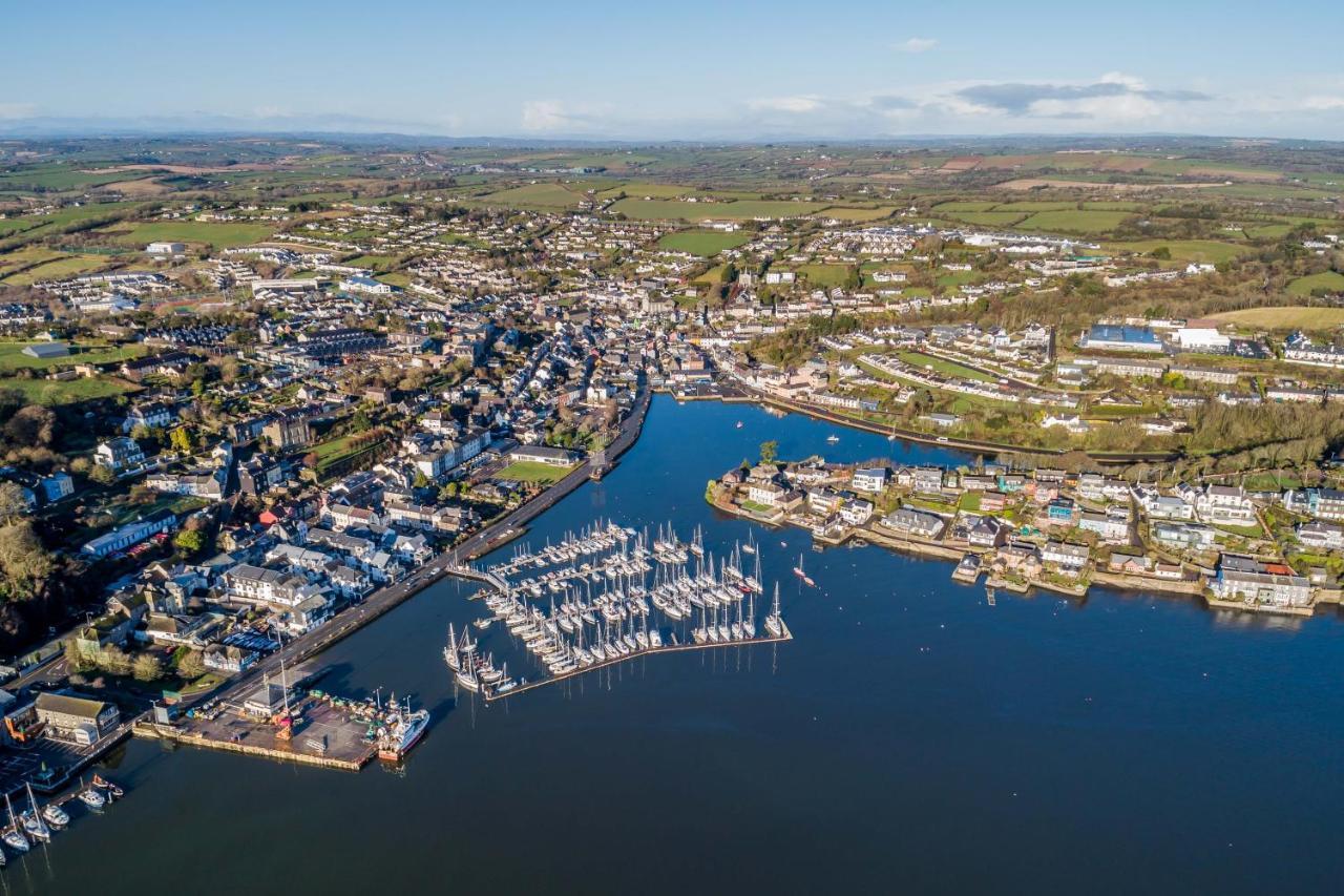 The Town House Kinsale, Hosted By Exquisite Holiday Homes, Sleeps 16 Bagian luar foto