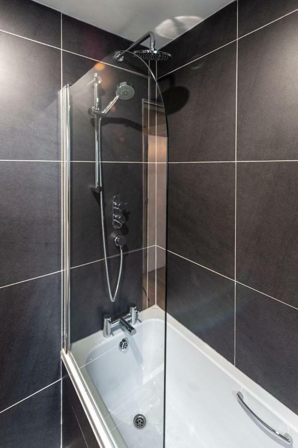 The Town House Kinsale, Hosted By Exquisite Holiday Homes, Sleeps 16 Bagian luar foto